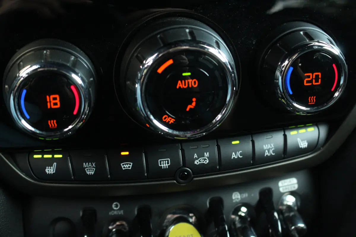1.5 Cooper ALL4 Chili | Leder | Camera | Elek. Achterklep | Elek. Stoel | Stoelverw. | Climate | LED | Cruise | Stoelverwarming | Leder | Elek. Achterklep | Elek. Stoel | Climate | Camera | 
