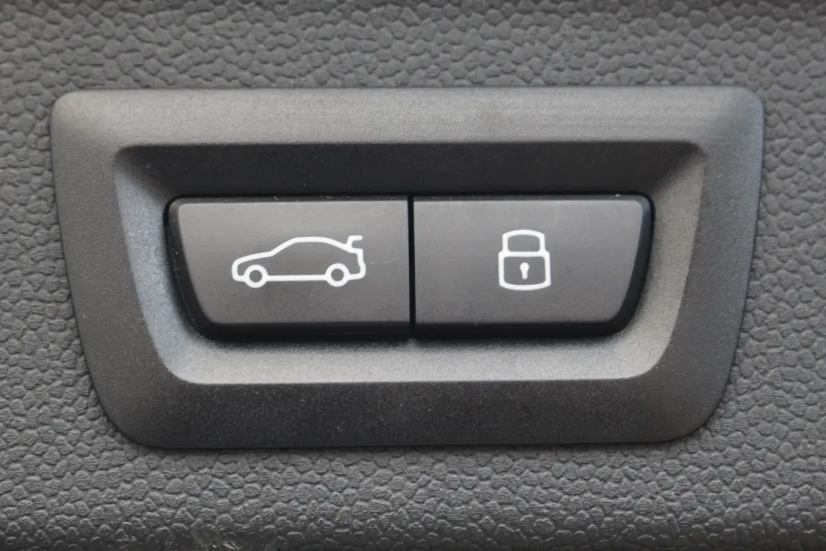 1.5 Cooper ALL4 Chili | Leder | Camera | Elek. Achterklep | Elek. Stoel | Stoelverw. | Climate | LED | Cruise | Stoelverwarming | Leder | Elek. Achterklep | Elek. Stoel | Climate | Camera | 