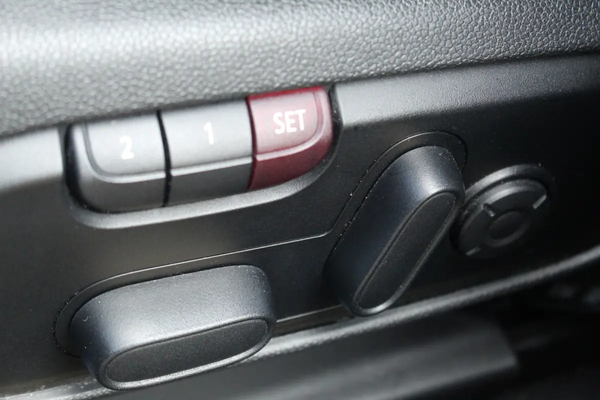 1.5 Cooper ALL4 Chili | Leder | Camera | Elek. Achterklep | Elek. Stoel | Stoelverw. | Climate | LED | Cruise | Stoelverwarming | Leder | Elek. Achterklep | Elek. Stoel | Climate | Camera | 