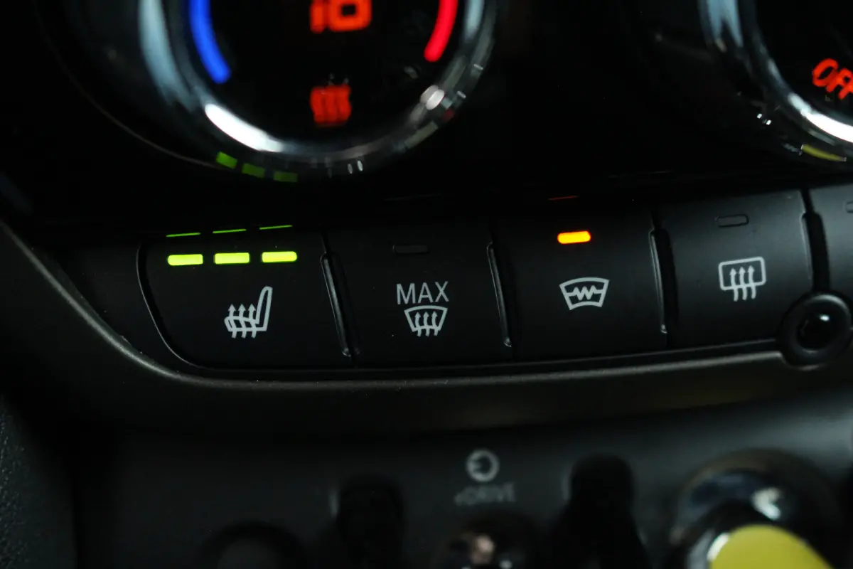 1.5 Cooper ALL4 Chili | Leder | Camera | Elek. Achterklep | Elek. Stoel | Stoelverw. | Climate | LED | Cruise | Stoelverwarming | Leder | Elek. Achterklep | Elek. Stoel | Climate | Camera | 