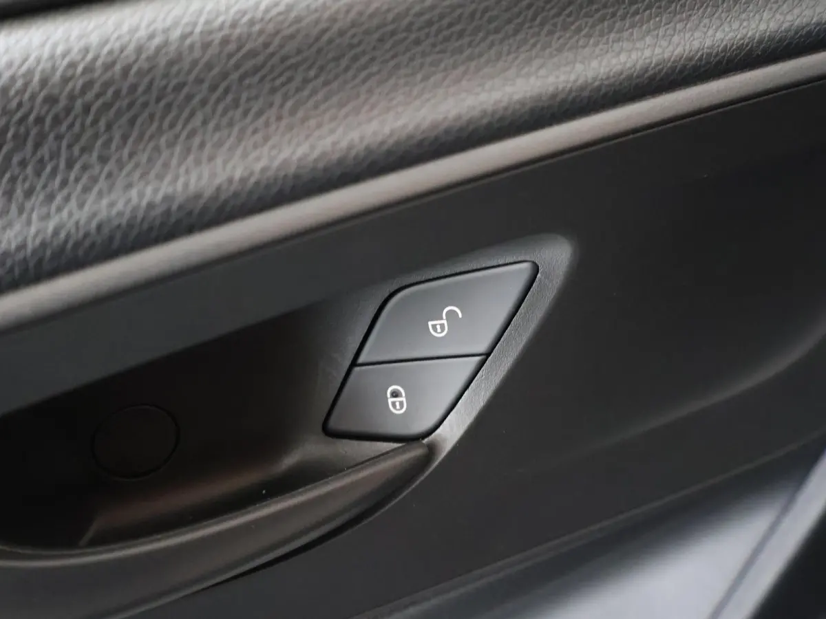 315 CDI | L2 H2 | FWD | AUT. | AIRCO | 2-ZITS | MULTIFUNCTIONEEL STUURWIEL | APPLE CARPLAY | ANDROID AUTO | ACHTERUITRIJCAMERA | LAADRUIMTE INRICHTING | CERTIFIED