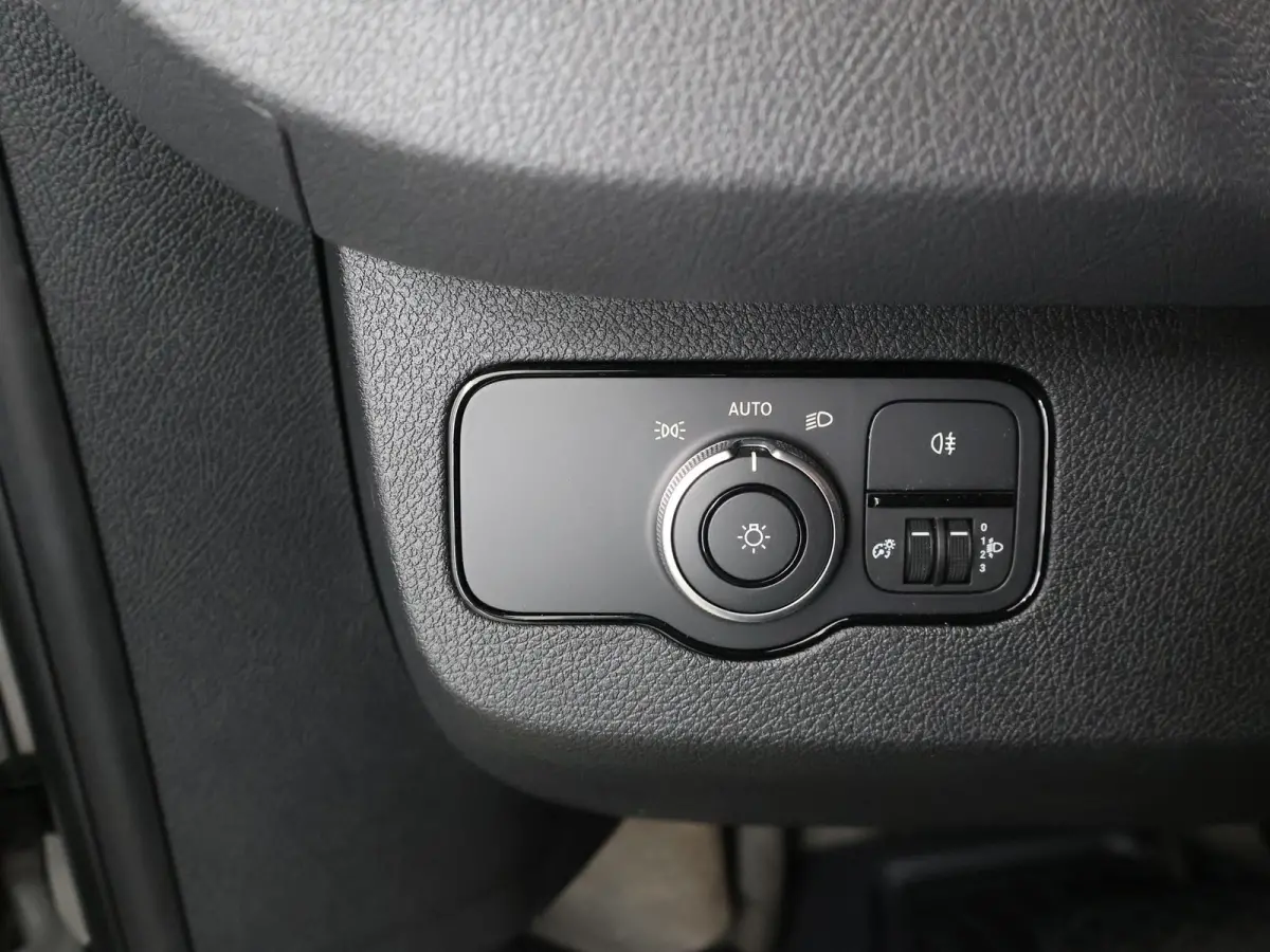 315 CDI | L2 H2 | FWD | AUT. | AIRCO | 2-ZITS | MULTIFUNCTIONEEL STUURWIEL | APPLE CARPLAY | ANDROID AUTO | ACHTERUITRIJCAMERA | LAADRUIMTE INRICHTING | CERTIFIED