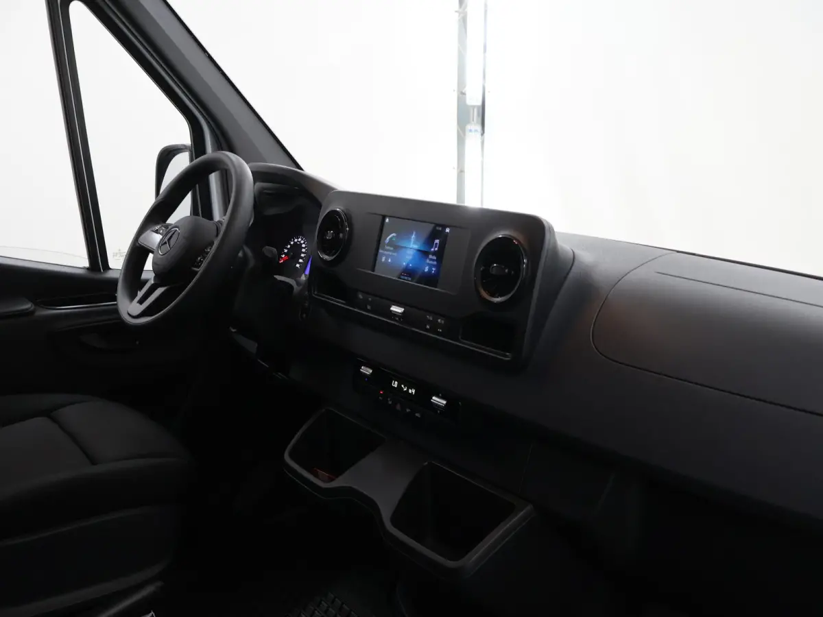315 CDI | L2 H2 | FWD | AUT. | AIRCO | 2-ZITS | MULTIFUNCTIONEEL STUURWIEL | APPLE CARPLAY | ANDROID AUTO | ACHTERUITRIJCAMERA | LAADRUIMTE INRICHTING | CERTIFIED