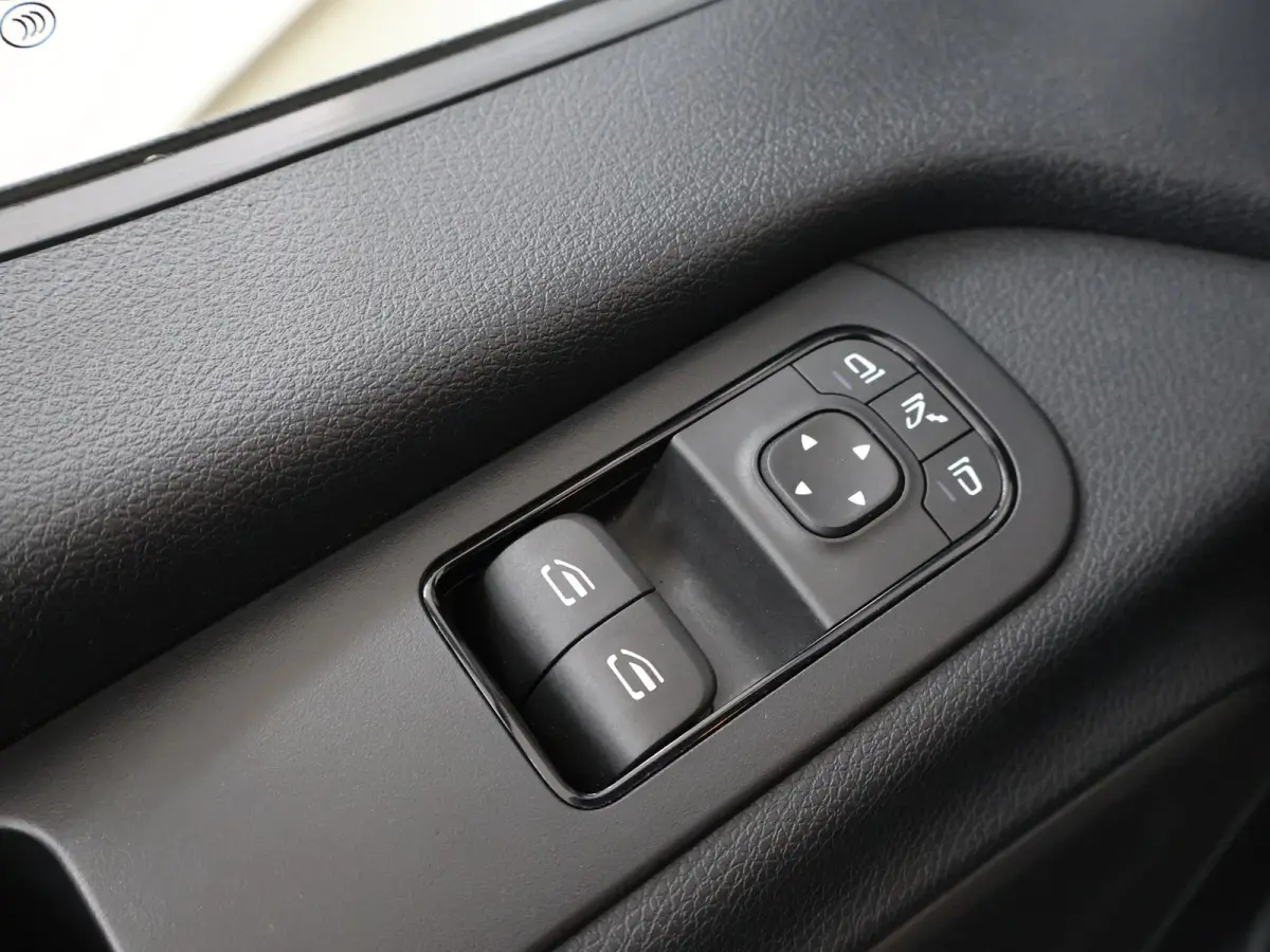 315 CDI | L2 H2 | FWD | AUT. | AIRCO | 2-ZITS | MULTIFUNCTIONEEL STUURWIEL | APPLE CARPLAY | ANDROID AUTO | ACHTERUITRIJCAMERA | LAADRUIMTE INRICHTING | CERTIFIED