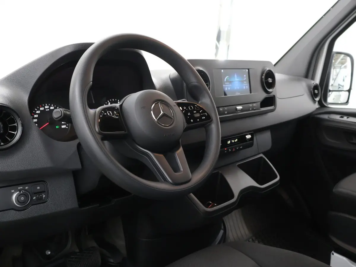 315 CDI | L2 H2 | FWD | AUT. | AIRCO | 2-ZITS | MULTIFUNCTIONEEL STUURWIEL | APPLE CARPLAY | ANDROID AUTO | ACHTERUITRIJCAMERA | LAADRUIMTE INRICHTING | CERTIFIED