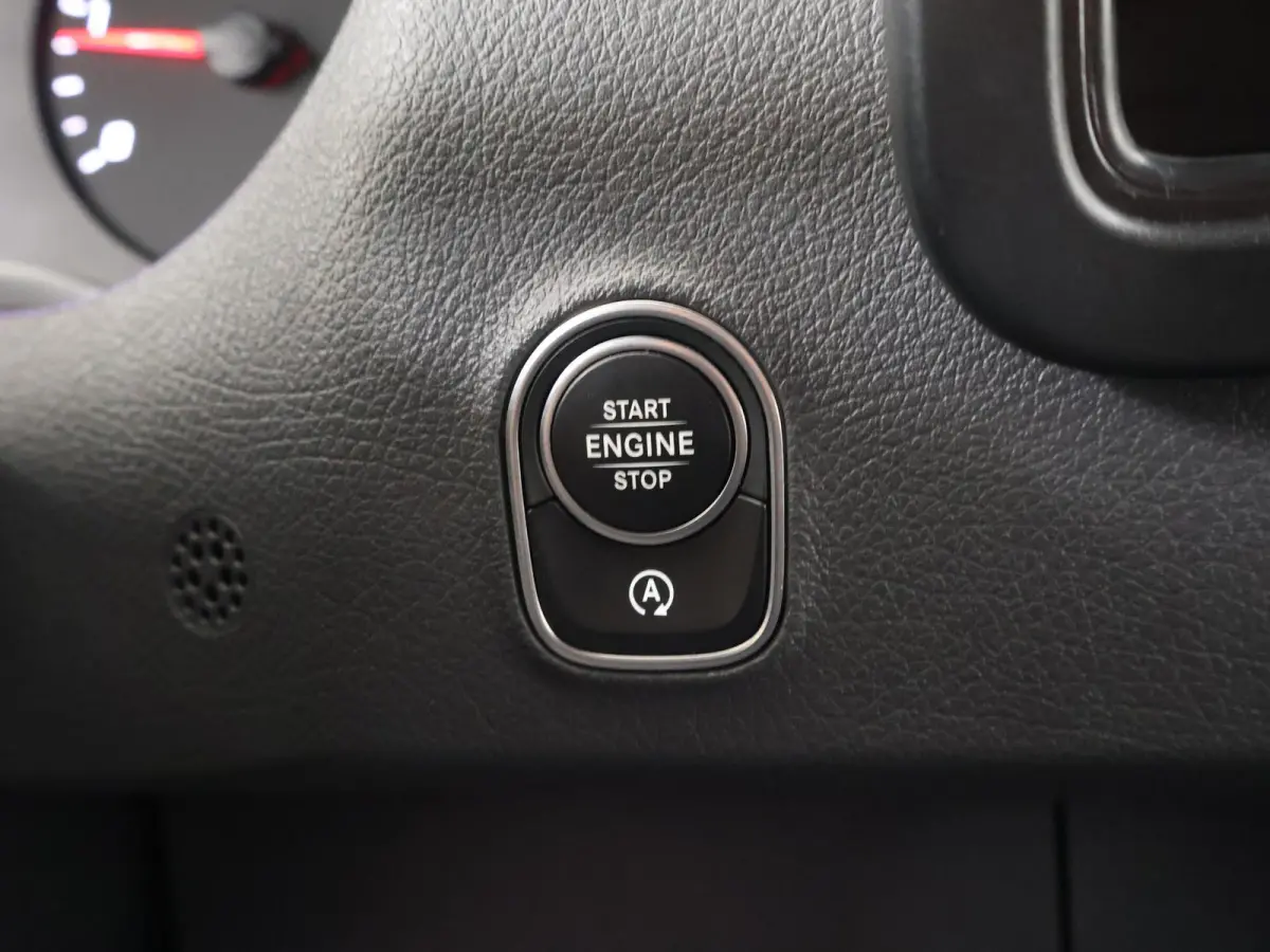 315 CDI | L2 H2 | FWD | AUT. | AIRCO | 2-ZITS | MULTIFUNCTIONEEL STUURWIEL | APPLE CARPLAY | ANDROID AUTO | ACHTERUITRIJCAMERA | LAADRUIMTE INRICHTING | CERTIFIED
