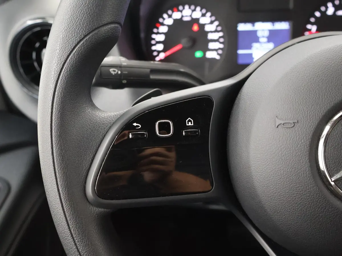 315 CDI | L2 H2 | FWD | AUT. | AIRCO | 2-ZITS | MULTIFUNCTIONEEL STUURWIEL | APPLE CARPLAY | ANDROID AUTO | ACHTERUITRIJCAMERA | LAADRUIMTE INRICHTING | CERTIFIED
