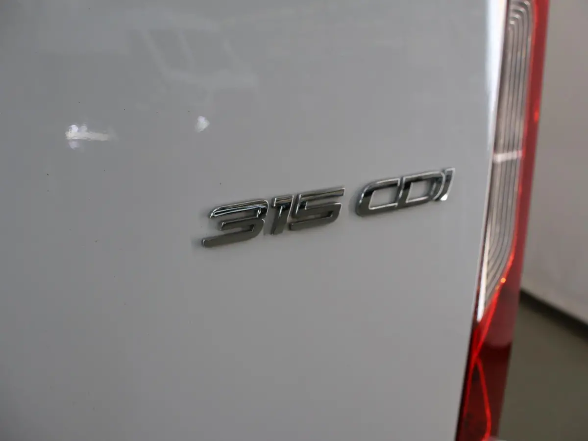 315 CDI | L2 H2 | FWD | AUT. | AIRCO | 2-ZITS | MULTIFUNCTIONEEL STUURWIEL | APPLE CARPLAY | ANDROID AUTO | ACHTERUITRIJCAMERA | LAADRUIMTE INRICHTING | CERTIFIED