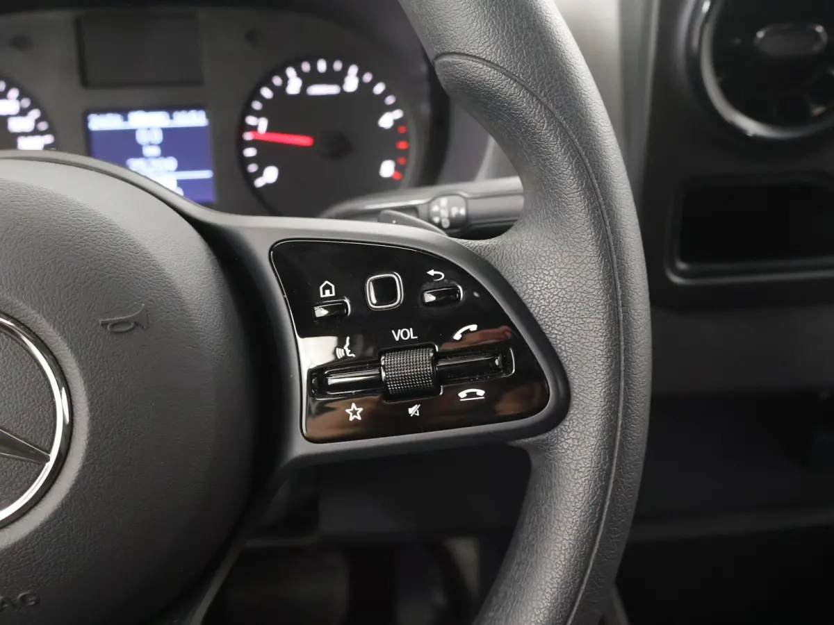 315 CDI | L2 H2 | FWD | AUT. | AIRCO | 2-ZITS | MULTIFUNCTIONEEL STUURWIEL | APPLE CARPLAY | ANDROID AUTO | ACHTERUITRIJCAMERA | LAADRUIMTE INRICHTING | CERTIFIED