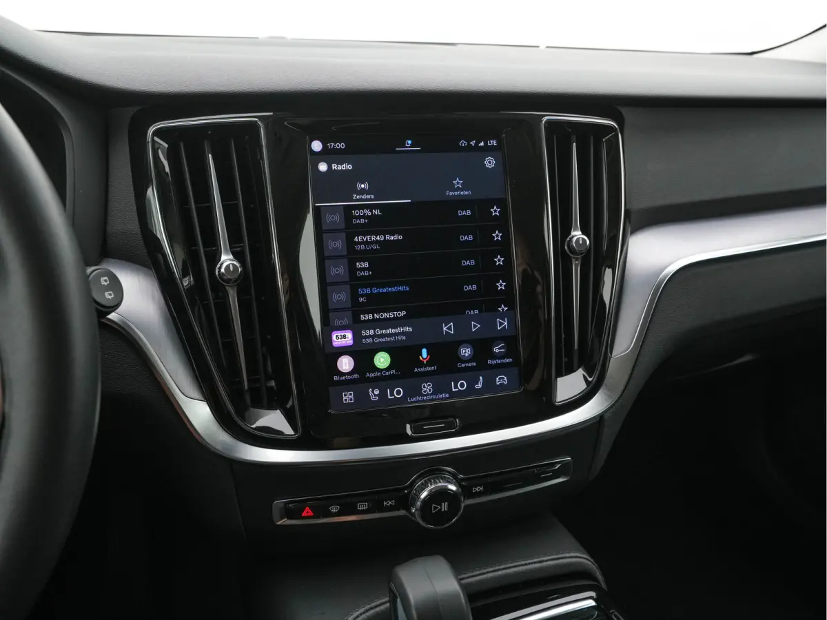 2.0 T6 Core Bright AWD (Plug-In) {SoH-97%} (INCL-BTW)  Aut. *FULL-LED | DIGI-COCKPIT | CAMERA | HEATED-COMFORTSEATS | KEYLESS | DAB | PRIVACY-GLASS | CARPLAY | NAVI-FULLMAP | TOWBAR | 18''AL