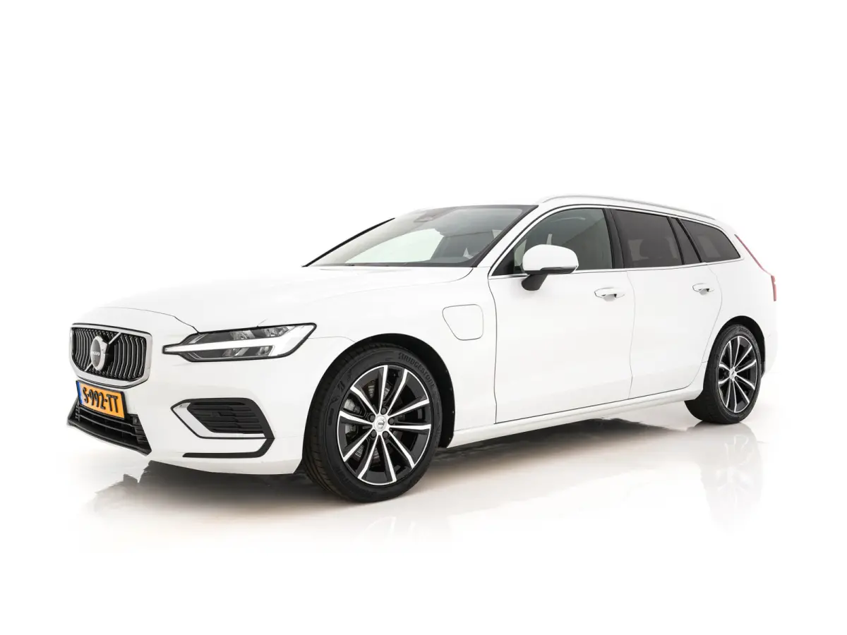 2.0 T6 Core Bright AWD (Plug-In) {SoH-97%} (INCL-BTW)  Aut. *FULL-LED | DIGI-COCKPIT | CAMERA | HEATED-COMFORTSEATS | KEYLESS | DAB | PRIVACY-GLASS | CARPLAY | NAVI-FULLMAP | TOWBAR | 18''AL