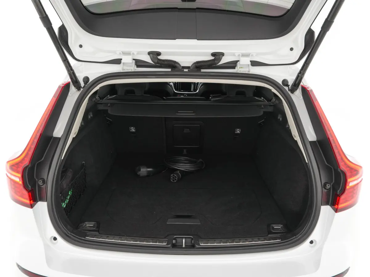 2.0 T6 Core Bright AWD (Plug-In) {SoH-97%} (INCL-BTW)  Aut. *FULL-LED | DIGI-COCKPIT | CAMERA | HEATED-COMFORTSEATS | KEYLESS | DAB | PRIVACY-GLASS | CARPLAY | NAVI-FULLMAP | TOWBAR | 18''AL