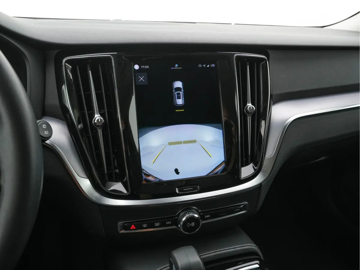 2.0 T6 Core Bright AWD (Plug-In) {SoH-97%} (INCL-BTW)  Aut. *FULL-LED | DIGI-COCKPIT | CAMERA | HEATED-COMFORTSEATS | KEYLESS | DAB | PRIVACY-GLASS | CARPLAY | NAVI-FULLMAP | TOWBAR | 18''AL