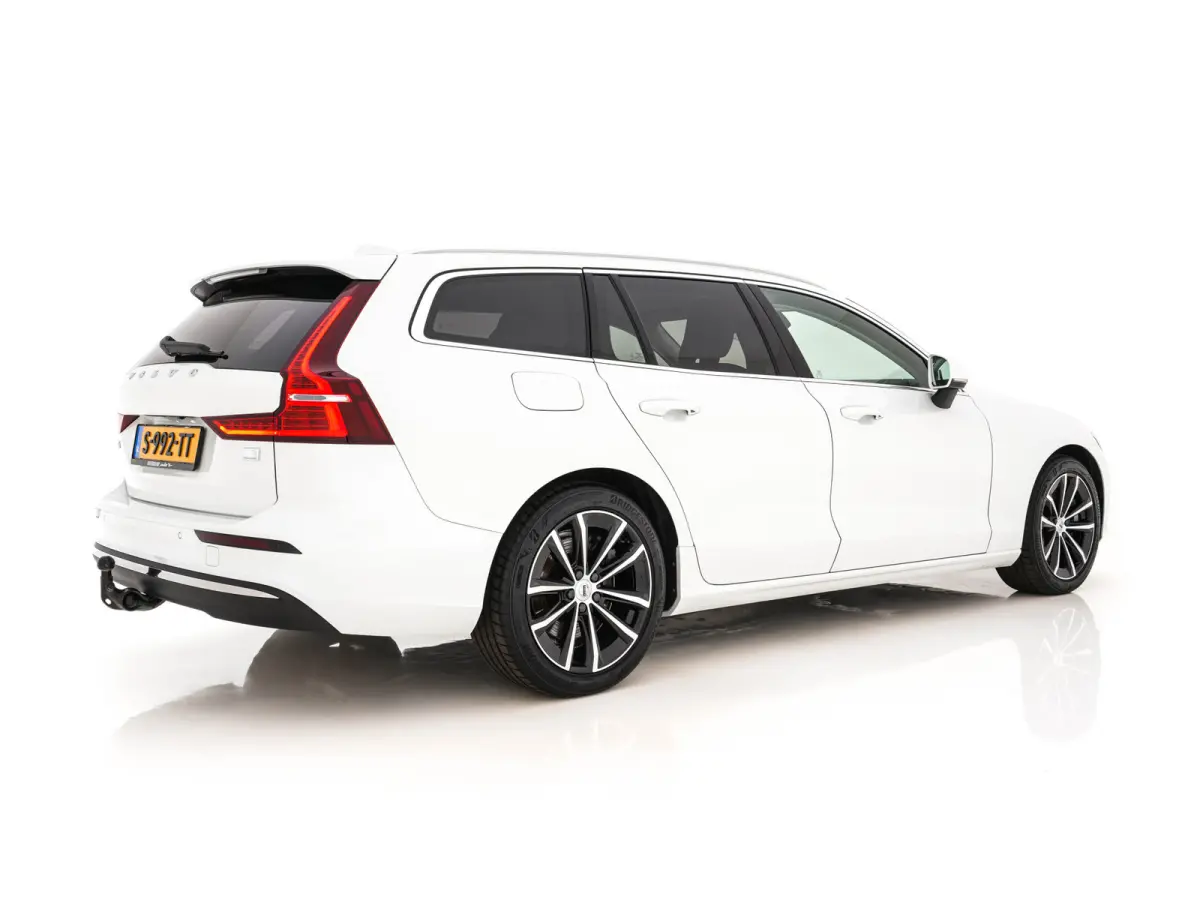 2.0 T6 Core Bright AWD (Plug-In) {SoH-97%} (INCL-BTW)  Aut. *FULL-LED | DIGI-COCKPIT | CAMERA | HEATED-COMFORTSEATS | KEYLESS | DAB | PRIVACY-GLASS | CARPLAY | NAVI-FULLMAP | TOWBAR | 18''AL