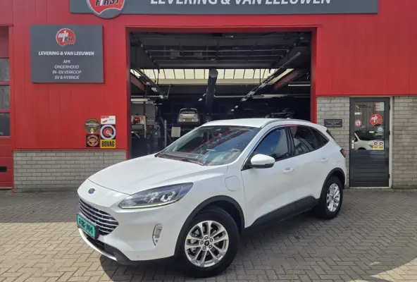 2.5 PHEV Titanium Navigatie/ Parkeersensoren V + A/ Stoelverwarming/ Rijklaarpijs!