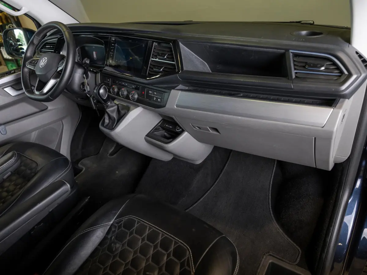2.0 TDI L2H1 30 Bulli 75 Edition / 204pk / Achteruitrij camera / Stoelverwarming / Leder / Virtual cockpit /