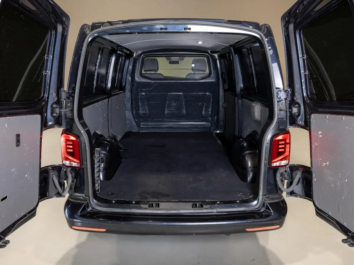 2.0 TDI L2H1 30 Bulli 75 Edition / 204pk / Achteruitrij camera / Stoelverwarming / Leder / Virtual cockpit /
