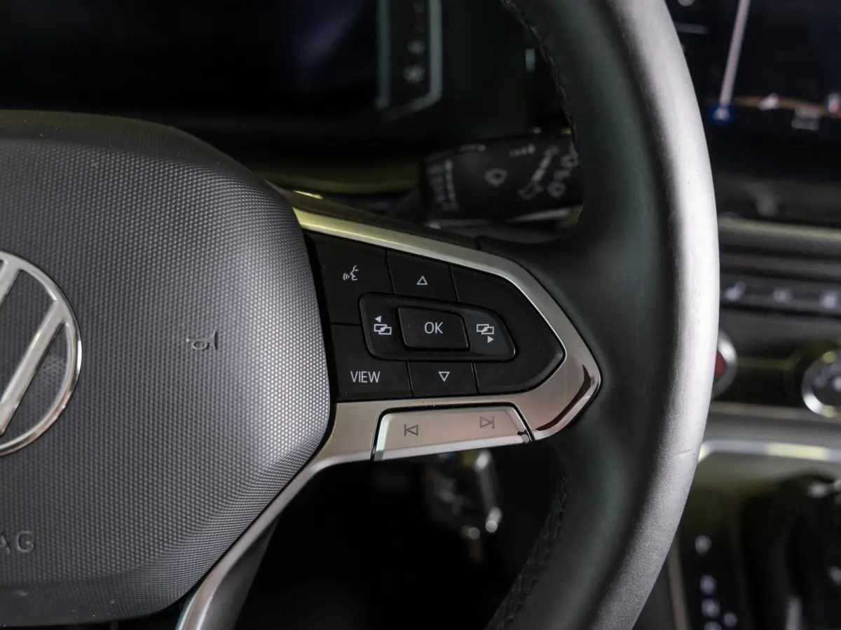 2.0 TDI L2H1 30 Bulli 75 Edition / 204pk / Achteruitrij camera / Stoelverwarming / Leder / Virtual cockpit /
