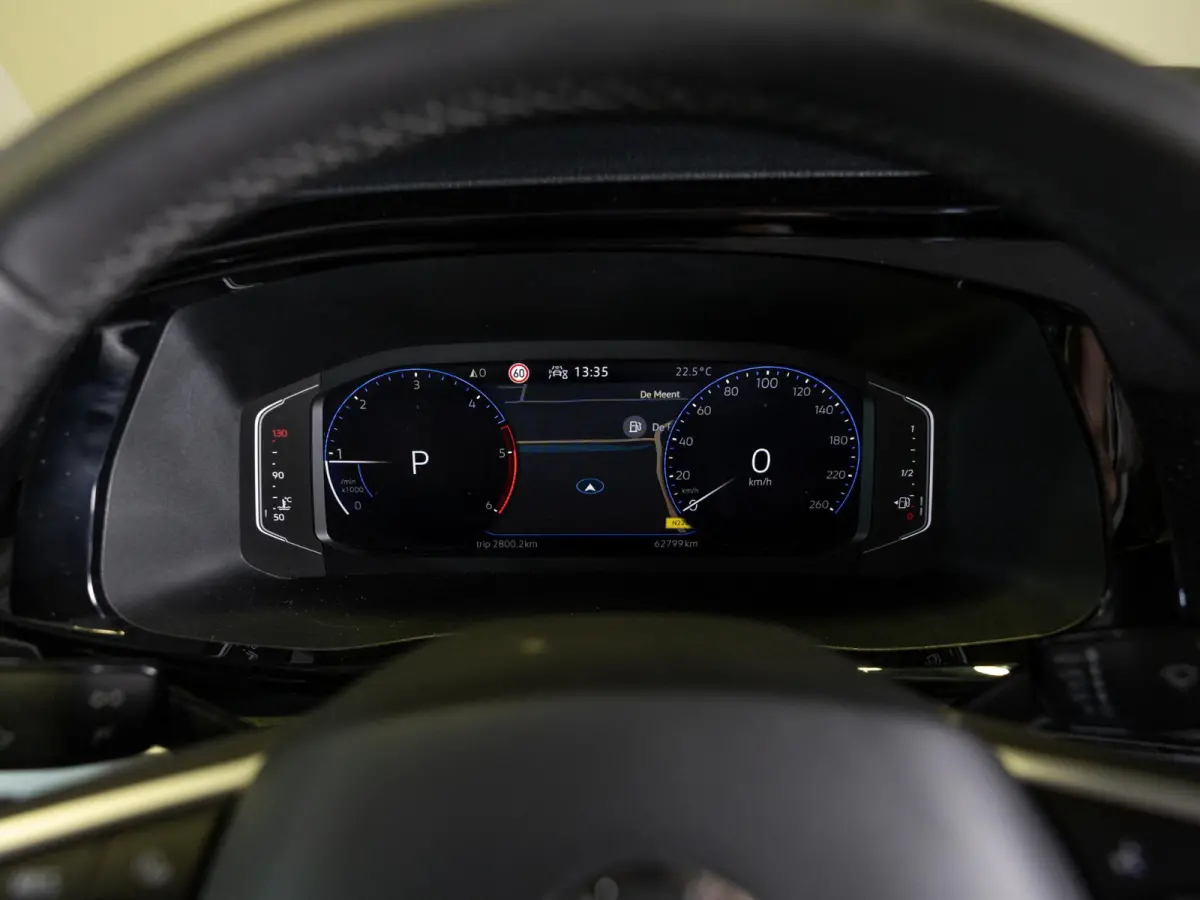 2.0 TDI L2H1 30 Bulli 75 Edition / 204pk / Achteruitrij camera / Stoelverwarming / Leder / Virtual cockpit /