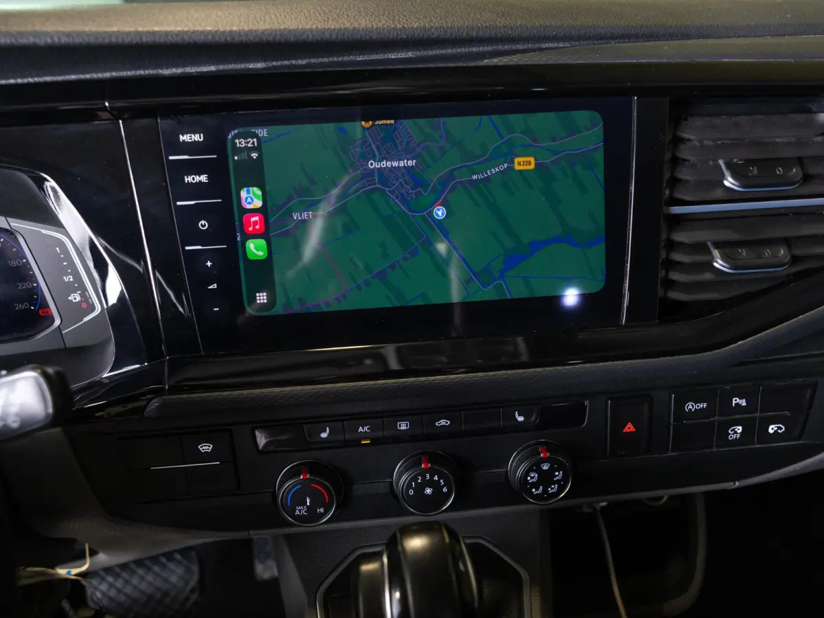 2.0 TDI L2H1 30 Bulli 75 Edition / 204pk / Achteruitrij camera / Stoelverwarming / Leder / Virtual cockpit /