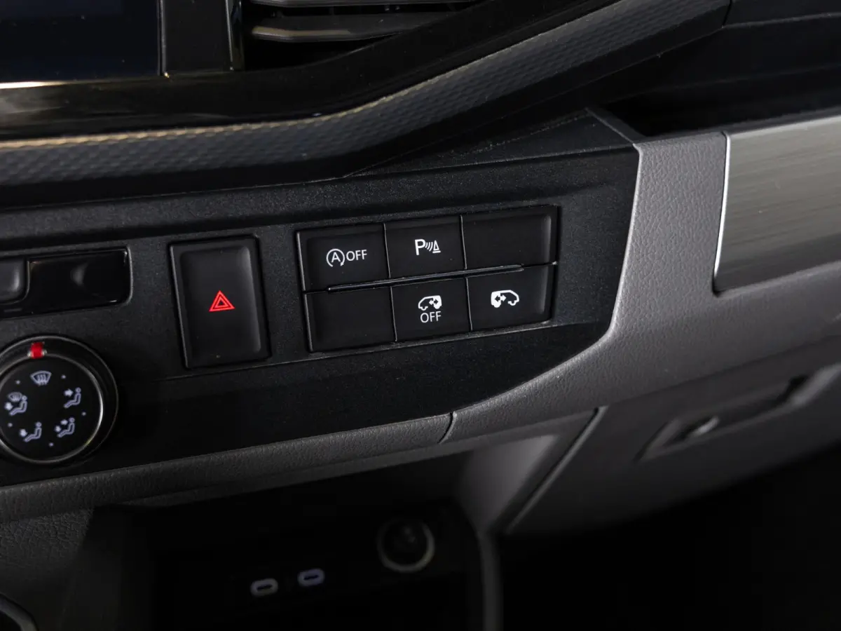 2.0 TDI L2H1 30 Bulli 75 Edition / 204pk / Achteruitrij camera / Stoelverwarming / Leder / Virtual cockpit /