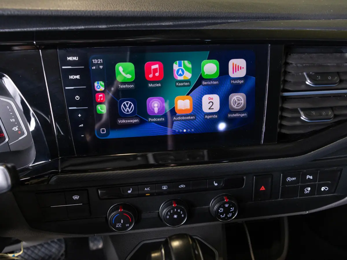2.0 TDI L2H1 30 Bulli 75 Edition / 204pk / Achteruitrij camera / Stoelverwarming / Leder / Virtual cockpit /