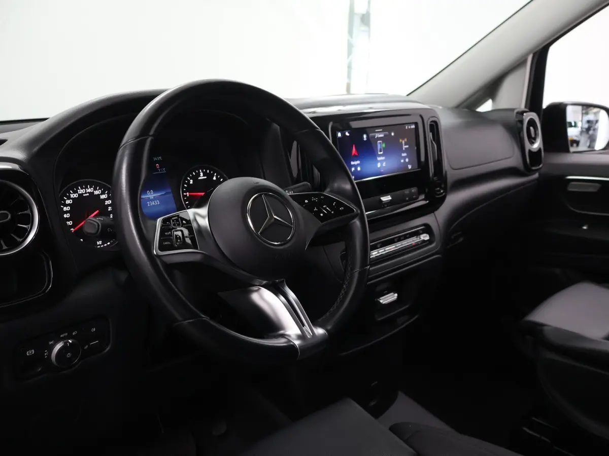 119 CDI | Aut. | L3 | Select | Dubbele Cabine | Edition | LM Velgen | Spoilerpakket | 5-zits | Trekhaak | Navigatie | Parkeercamera | Certified