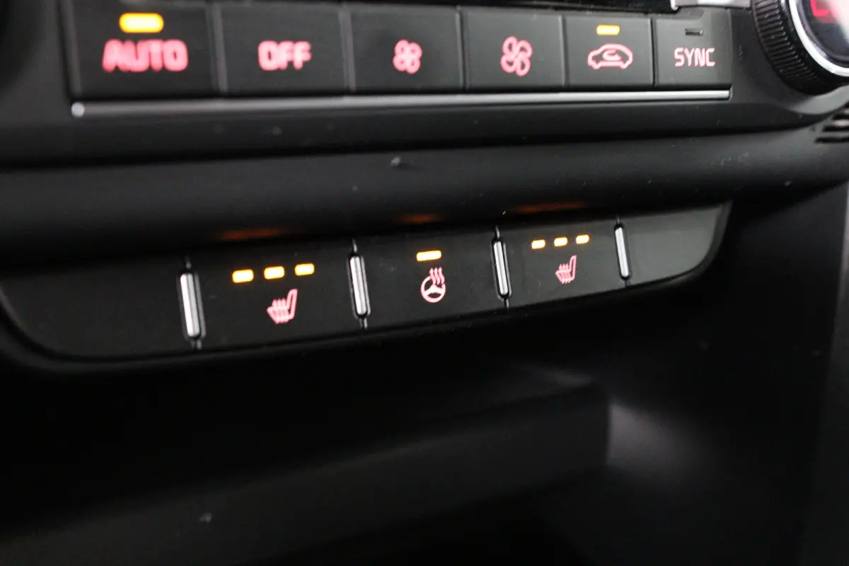 1.0 T-GDI GT-Line | Eerste Eigenaar! | Open Dak | Stoel/Stuurverwarming | Camera | Clima | Navi | Cruise Control | Keyless | Parkeersensoren | DAB