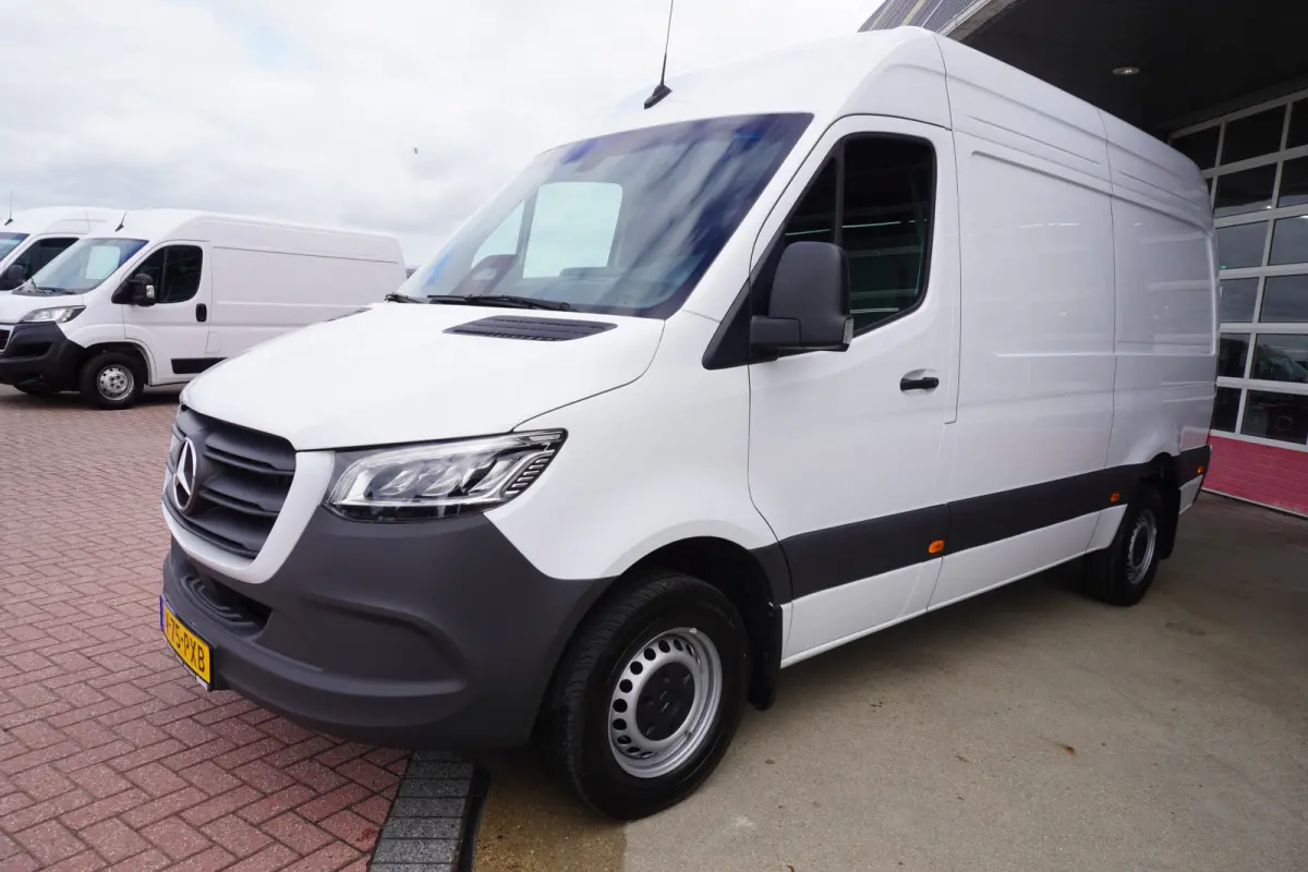319 CDI 191PK L2H2 RWD Pro Automaat nr.V149 | Airco | Cruise | Camera | geveerde stoel | Trekgewicht 3.500KG