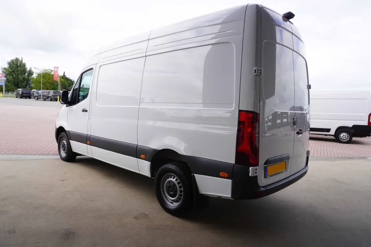 319 CDI 191PK L2H2 RWD Pro Automaat nr.V149 | Airco | Cruise | Camera | geveerde stoel | Trekgewicht 3.500KG