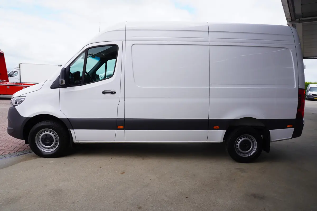 319 CDI 191PK L2H2 RWD Pro Automaat nr.V149 | Airco | Cruise | Camera | geveerde stoel | Trekgewicht 3.500KG