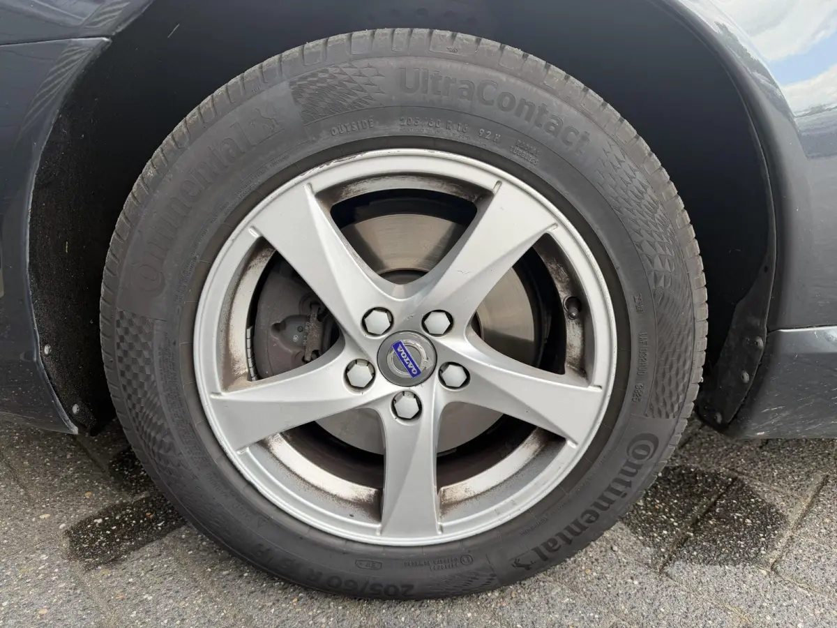 2.0 D3 Polar+ | Panoramadak | Navigatie | Lederen Bekleding | Elektrische Achterklep |