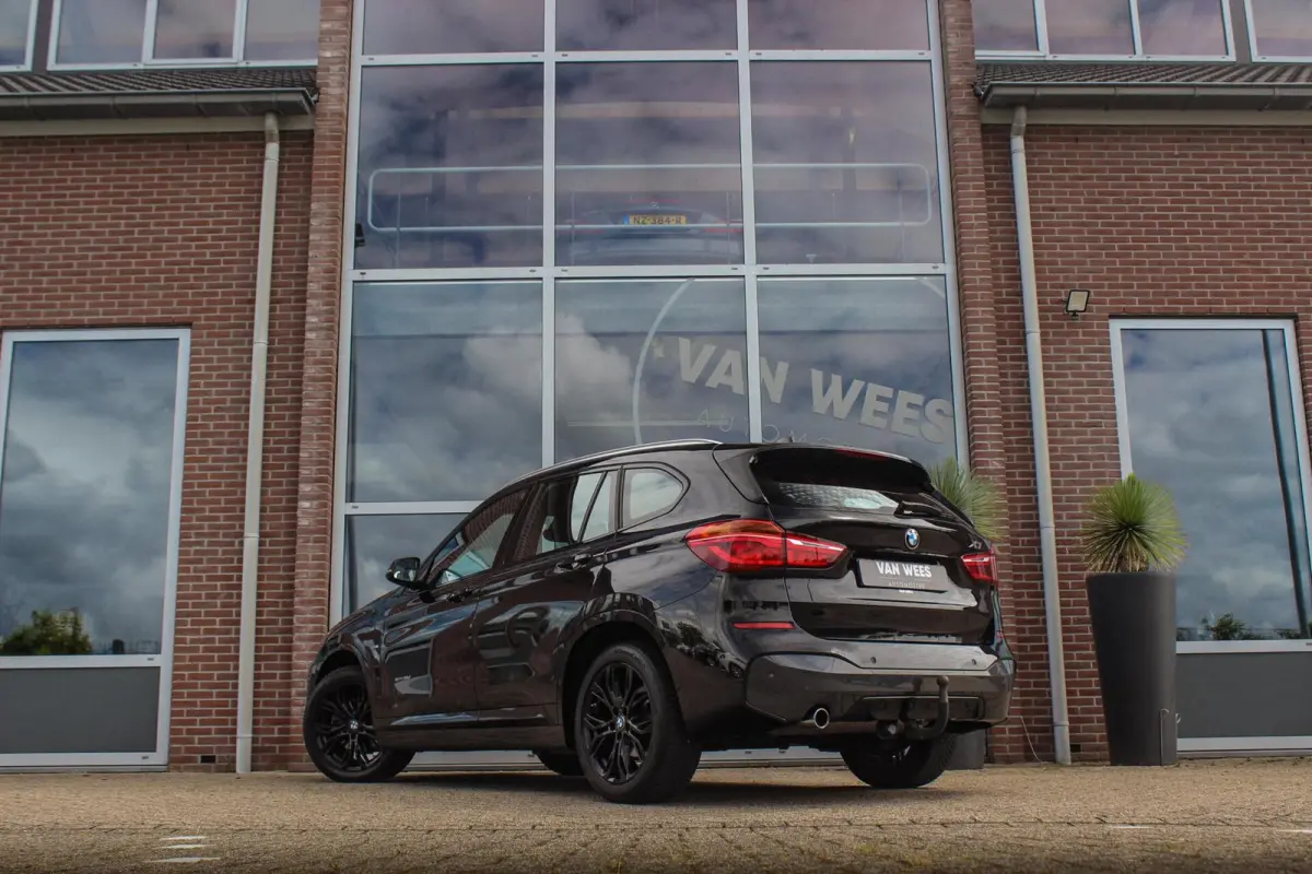 sDrive18d Centennial High Executive M Sport | 2e eigenaar | Keyless entry | M Sportstuur | Cruise control | Shadow Line | Navigatie | Climate control | Bluetooth | Trekhaak