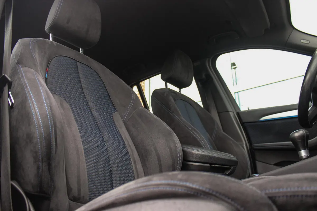 sDrive18d Centennial High Executive M Sport | 2e eigenaar | Keyless entry | M Sportstuur | Cruise control | Shadow Line | Navigatie | Climate control | Bluetooth | Trekhaak