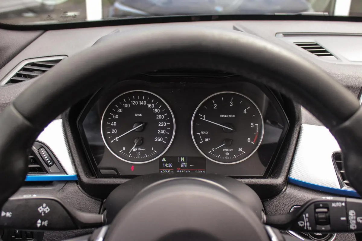 sDrive18d Centennial High Executive M Sport | 2e eigenaar | Keyless entry | M Sportstuur | Cruise control | Shadow Line | Navigatie | Climate control | Bluetooth | Trekhaak