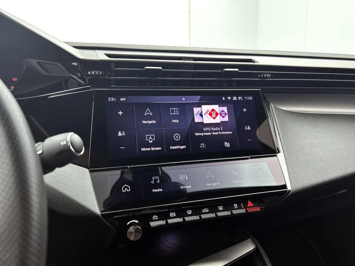 GT 130pk Automaat | Lage kilometerstand | Navigatie | Achteruitrijcamera | Matrix LED koplampen | Leder/Alcantara | Handsfree Achterklep | Adaptieve Cruise Control | Keyless | Stoel- en stuu