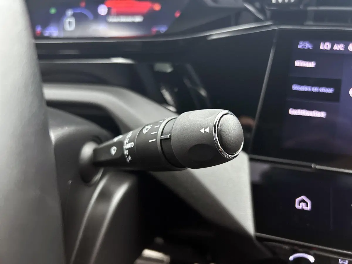 GT 130pk Automaat | Lage kilometerstand | Navigatie | Achteruitrijcamera | Matrix LED koplampen | Leder/Alcantara | Handsfree Achterklep | Adaptieve Cruise Control | Keyless | Stoel- en stuu