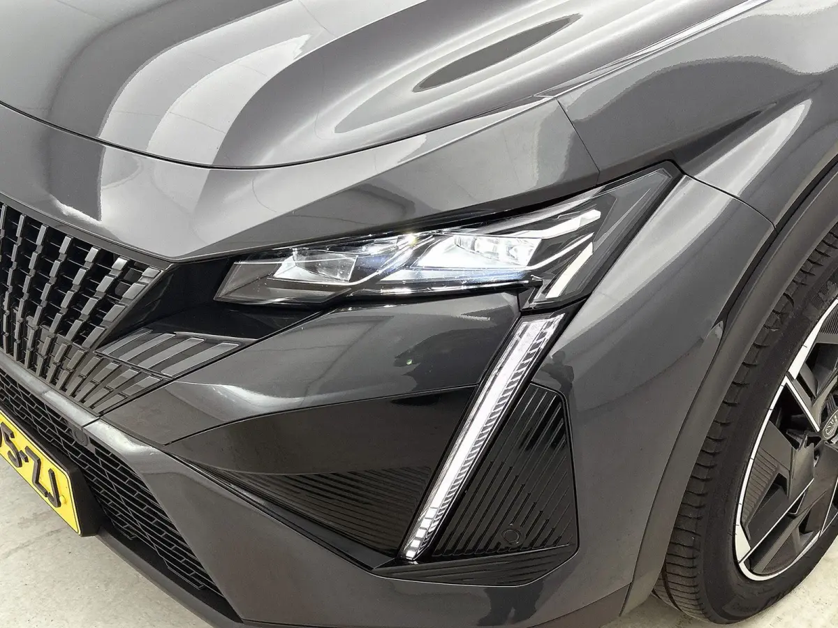 GT 130pk Automaat | Lage kilometerstand | Navigatie | Achteruitrijcamera | Matrix LED koplampen | Leder/Alcantara | Handsfree Achterklep | Adaptieve Cruise Control | Keyless | Stoel- en stuu