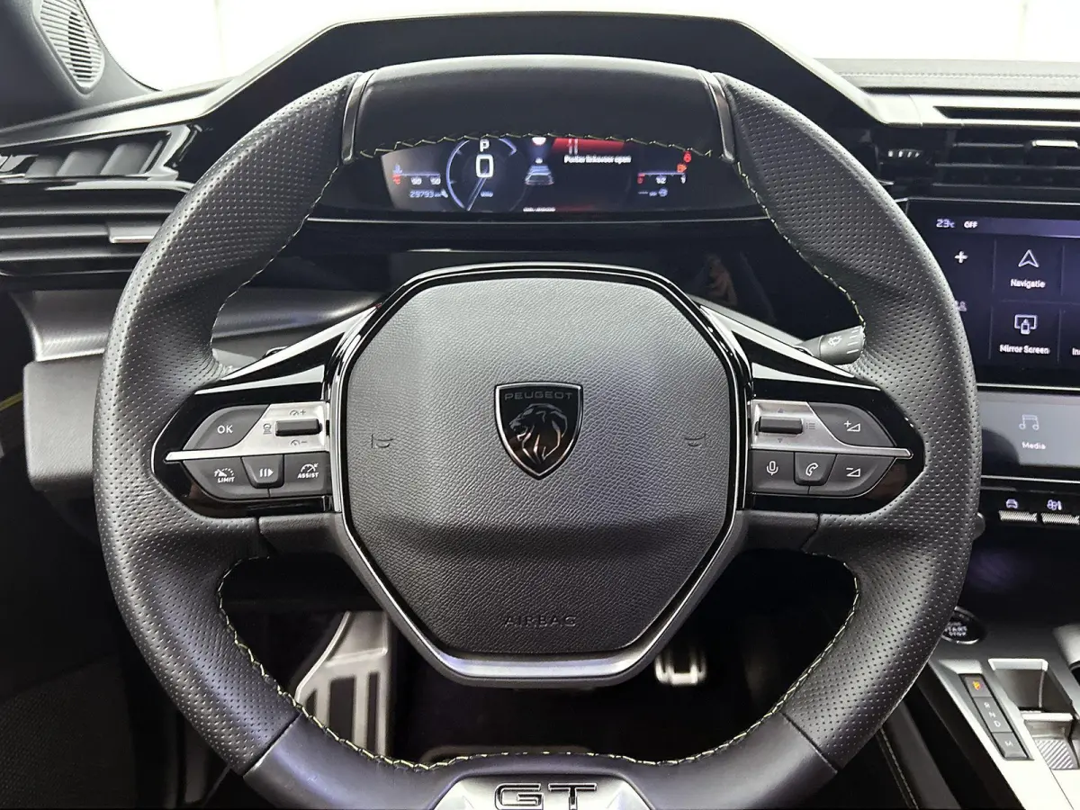 GT 130pk Automaat | Lage kilometerstand | Navigatie | Achteruitrijcamera | Matrix LED koplampen | Leder/Alcantara | Handsfree Achterklep | Adaptieve Cruise Control | Keyless | Stoel- en stuu