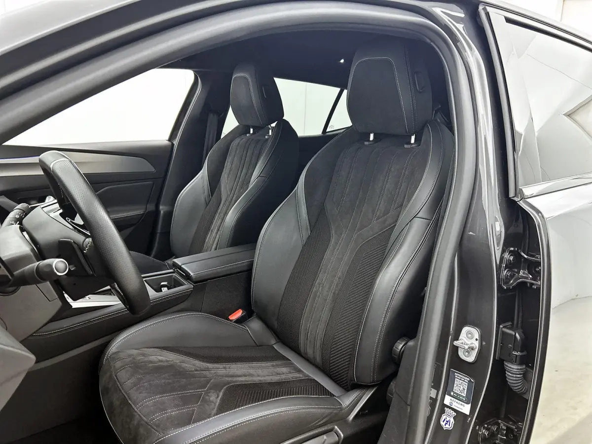 GT 130pk Automaat | Lage kilometerstand | Navigatie | Achteruitrijcamera | Matrix LED koplampen | Leder/Alcantara | Handsfree Achterklep | Adaptieve Cruise Control | Keyless | Stoel- en stuu