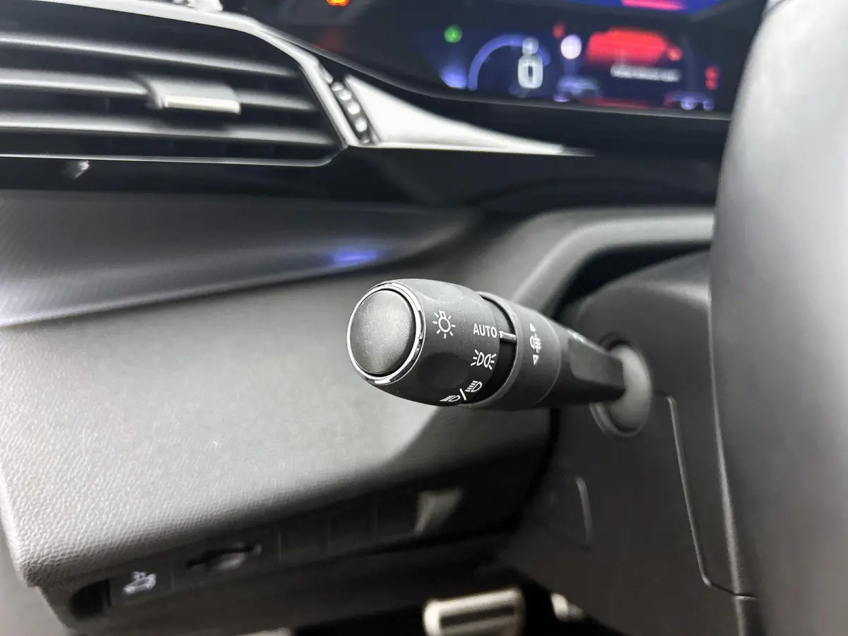 GT 130pk Automaat | Lage kilometerstand | Navigatie | Achteruitrijcamera | Matrix LED koplampen | Leder/Alcantara | Handsfree Achterklep | Adaptieve Cruise Control | Keyless | Stoel- en stuu