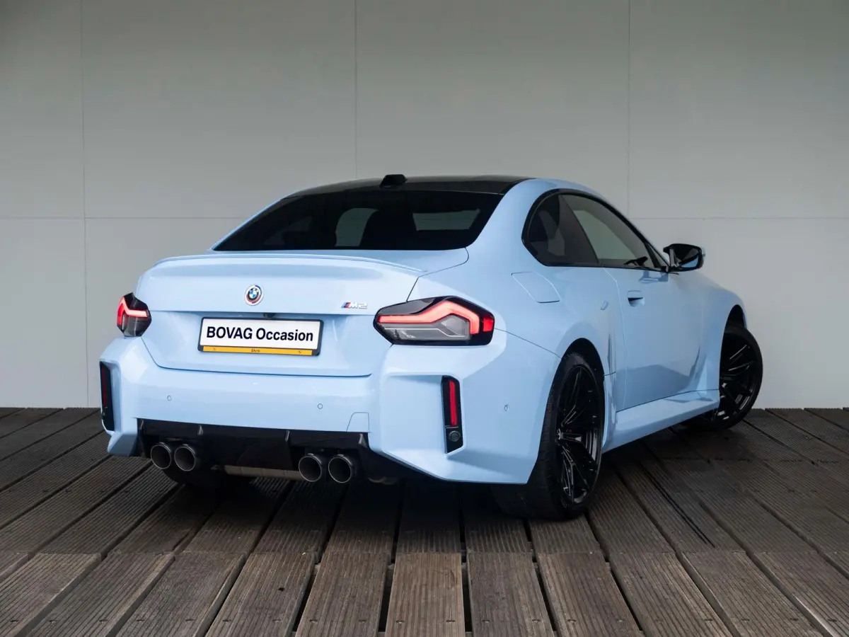 M2 | M Driver's Pack | M Drive Professional | AKRAPOVIC Uitlaatsysteem | M Adaptief onderstel | M Compound remsysteem Rot | Carbon fibre dak | Active Cruise Control | Harman Kardon
