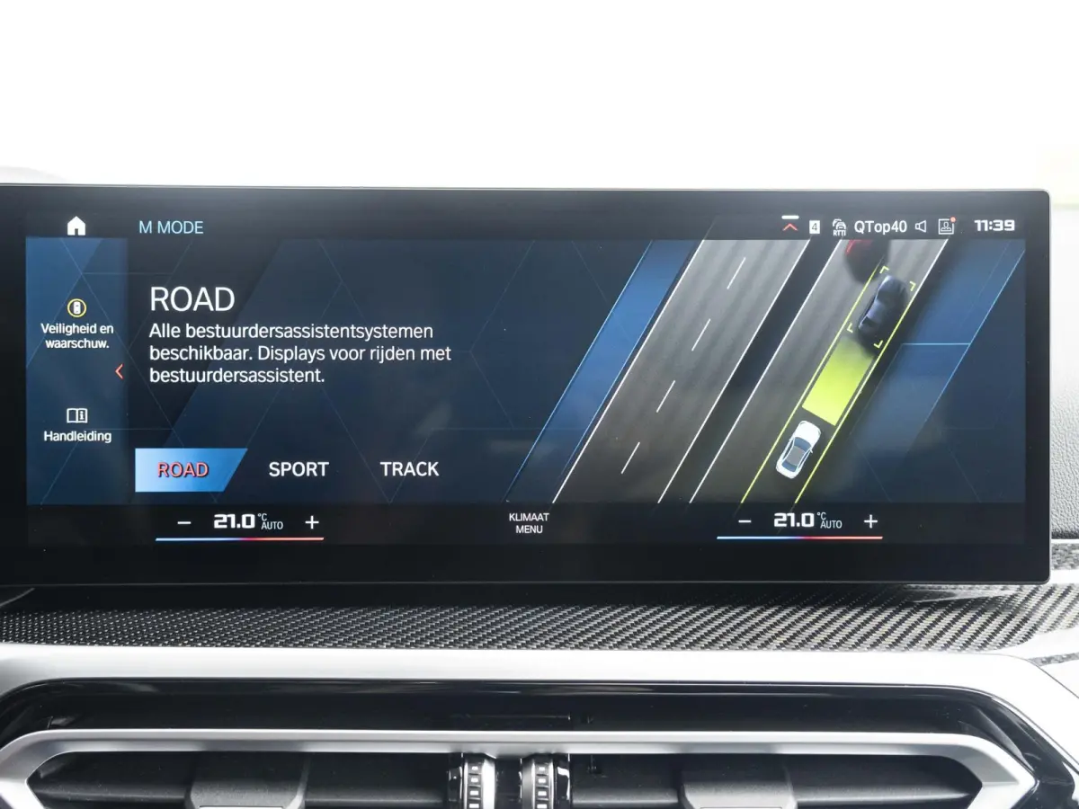M2 | M Driver's Pack | M Drive Professional | AKRAPOVIC Uitlaatsysteem | M Adaptief onderstel | M Compound remsysteem Rot | Carbon fibre dak | Active Cruise Control | Harman Kardon