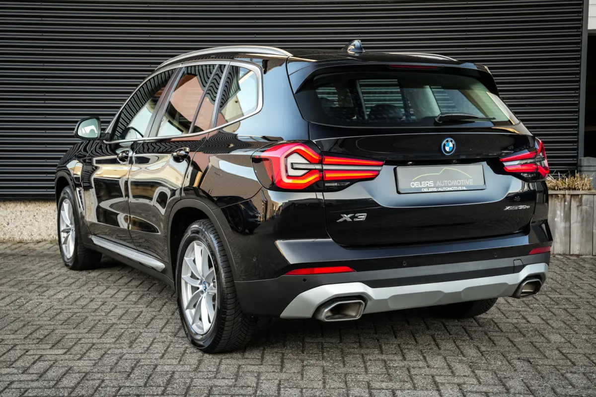 XDrive30e Business Edition Plus | Clima | Cruise | Metalic | 360 camera | Leder | Mooi! |