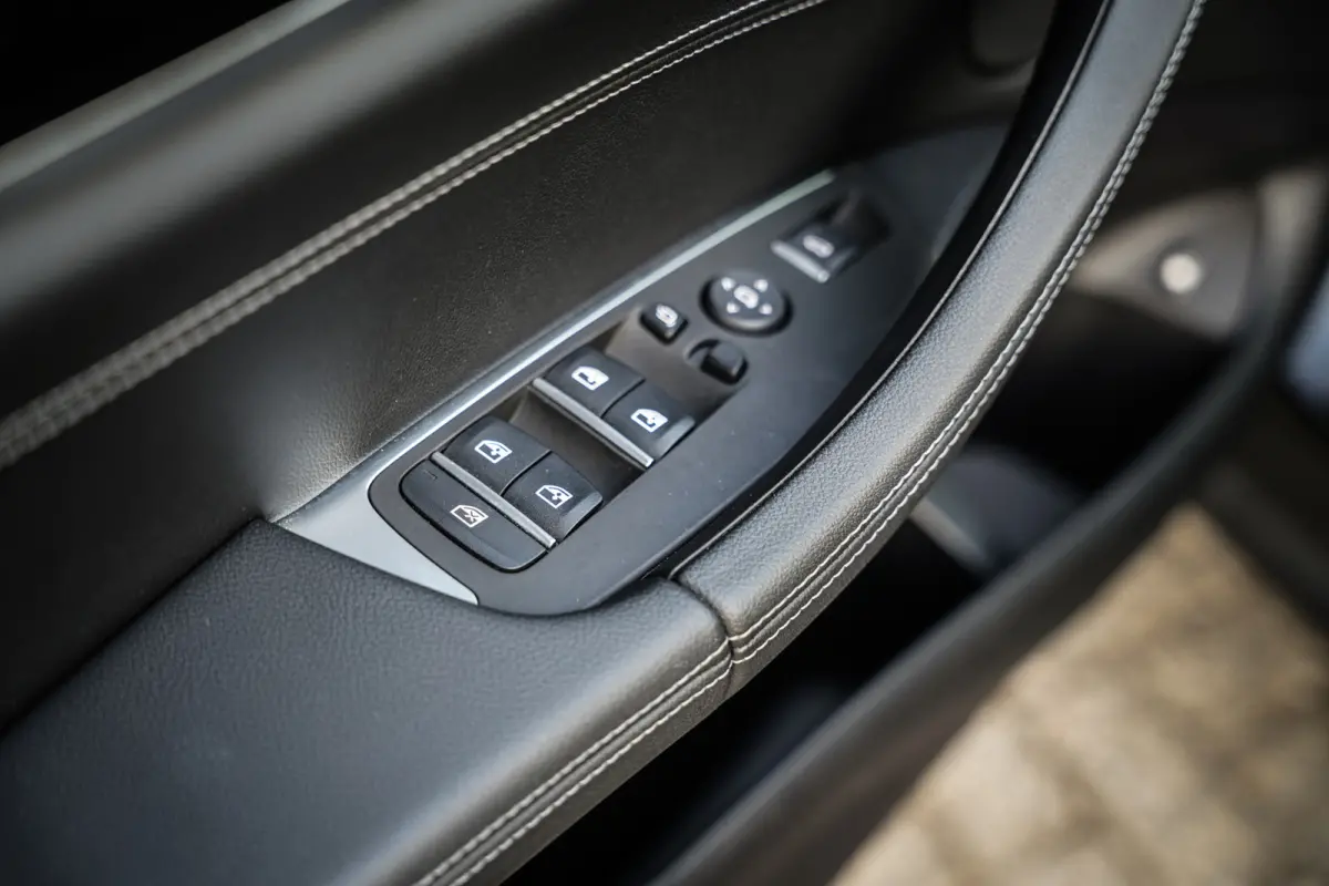 XDrive30e Business Edition Plus | Clima | Cruise | Metalic | 360 camera | Leder | Mooi! |