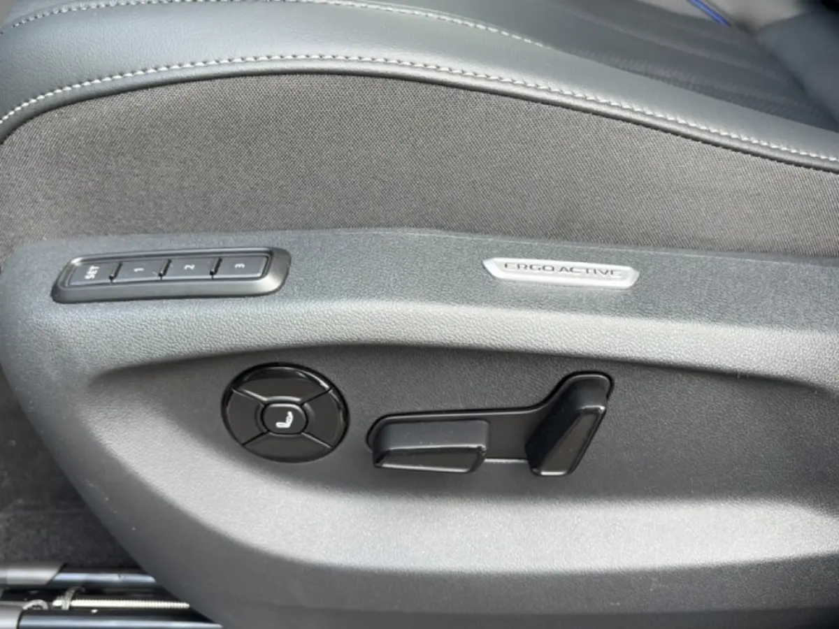 1.5 TSI e-HYBRID R-LINE 272PK LEDER/PANOP-DAK/TREKHAAK/H&K/360CAMERA