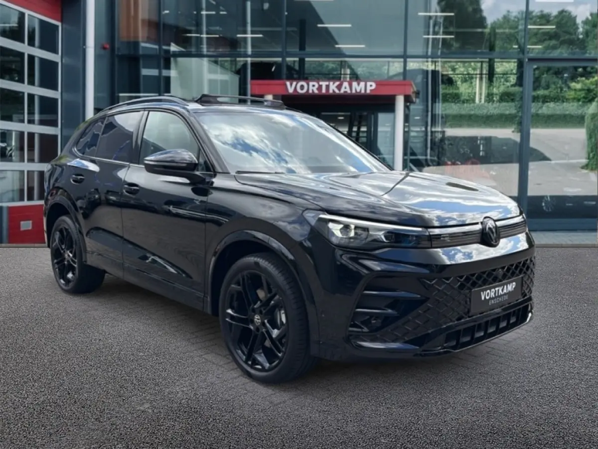 1.5 TSI e-HYBRID R-LINE 272PK LEDER/PANOP-DAK/TREKHAAK/H&K/360CAMERA