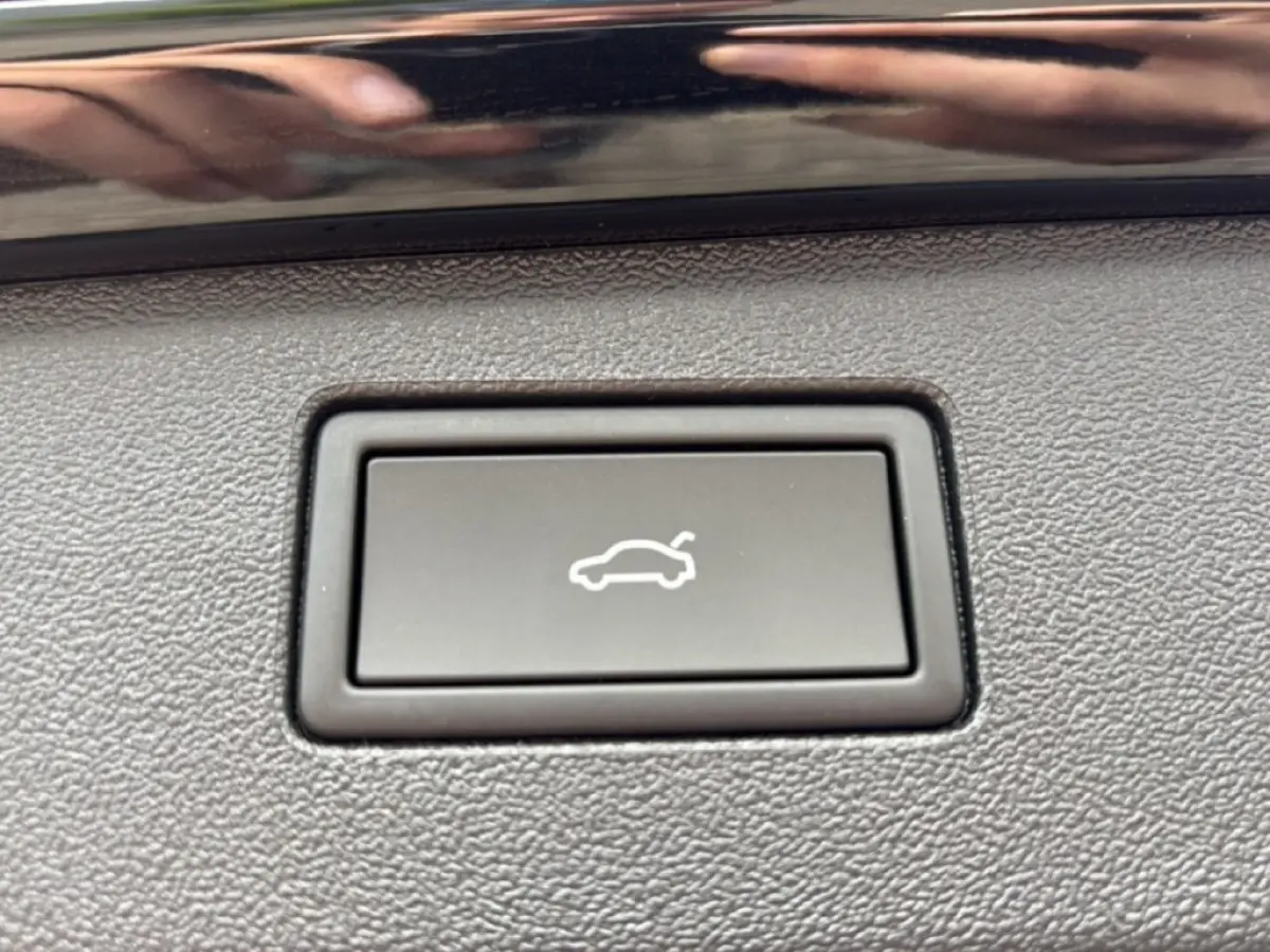 1.5 TSI e-HYBRID R-LINE 272PK LEDER/PANOP-DAK/TREKHAAK/H&K/360CAMERA