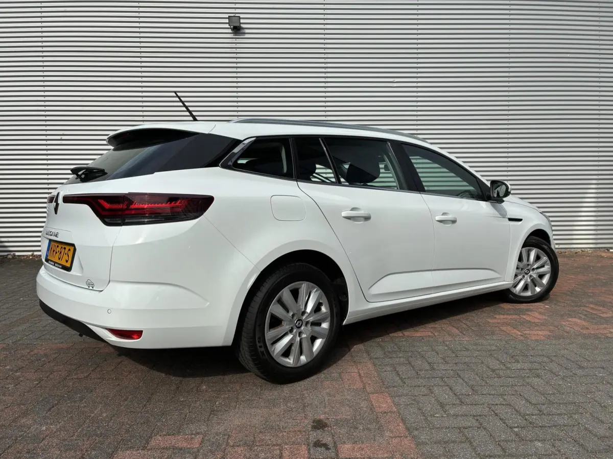 1.3 TCe Equilibre Cruise Airco 2022 Eerste Eigenaar Vol Opties Perfecte Staat Navi Carplay Led