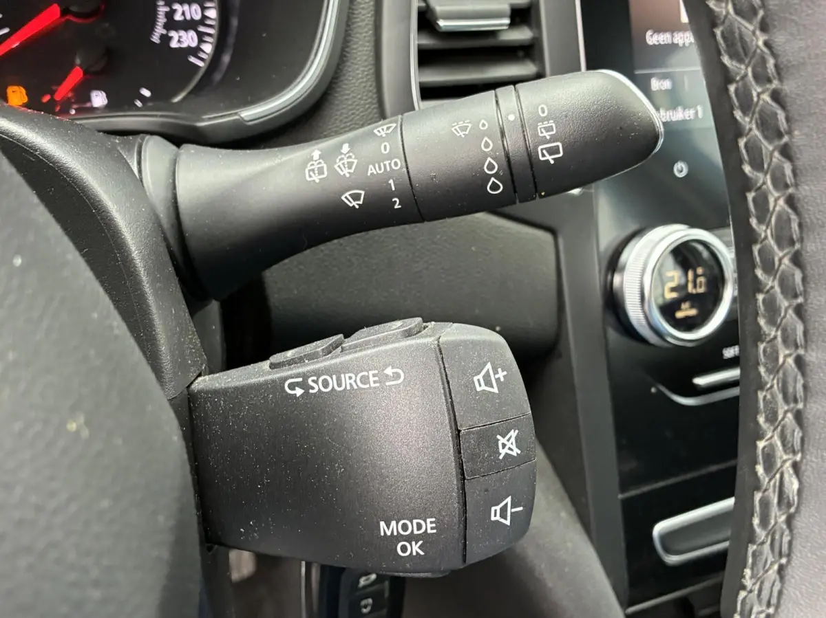 1.3 TCe Equilibre Cruise Airco 2022 Eerste Eigenaar Vol Opties Perfecte Staat Navi Carplay Led